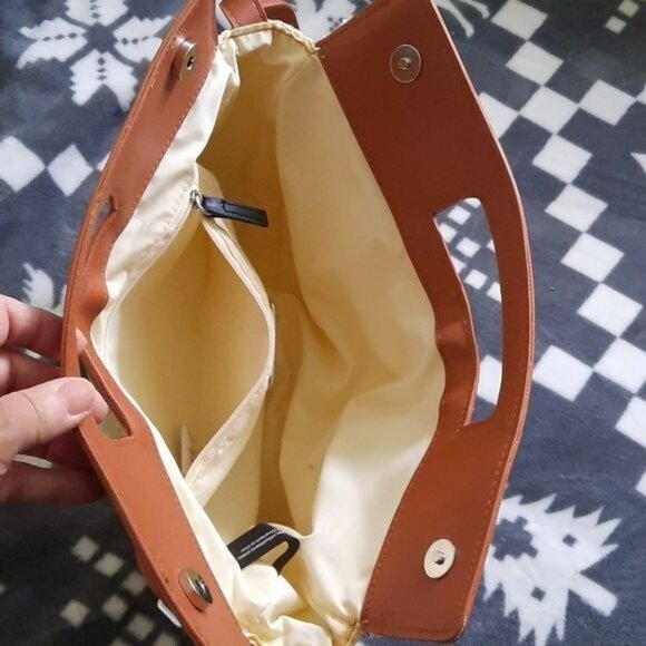 Circus by Sam Edelman Darla Half Moon Satchel Handbag - Picture 8 of 12